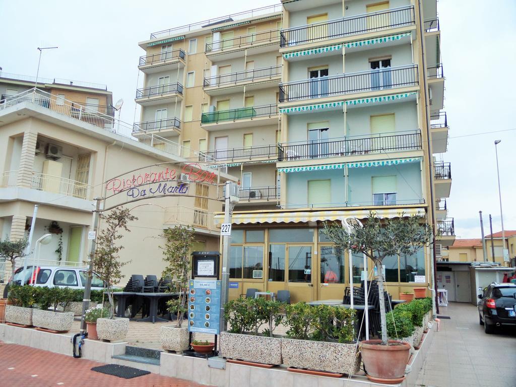 Hotel Lucerna Arma di Taggia Exterior photo